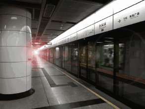 【财闻联播】美国升级对华芯片出口限制！大量SU7订单在二手平